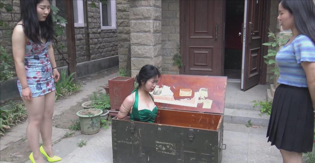 《绑错人 》 第一集 闺蜜为了给朋友一个惊喜生日，安排一场惊心动魄的绑架剧情，结果绑错人了-10