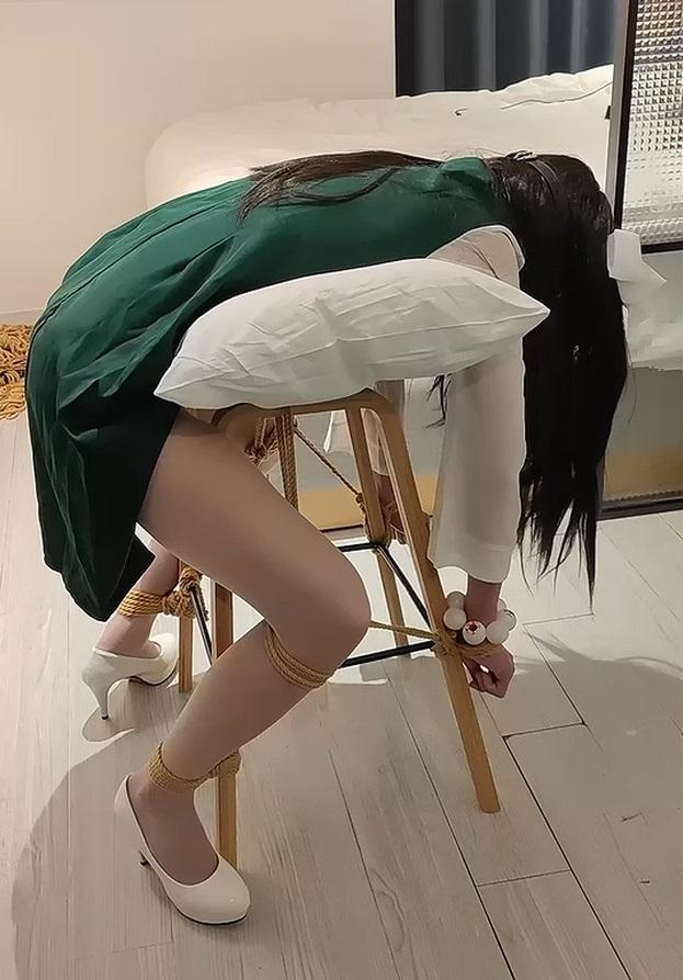 [cosplay]药指 伪娘椅上趴缚固定 驷马堵嘴 TK-2