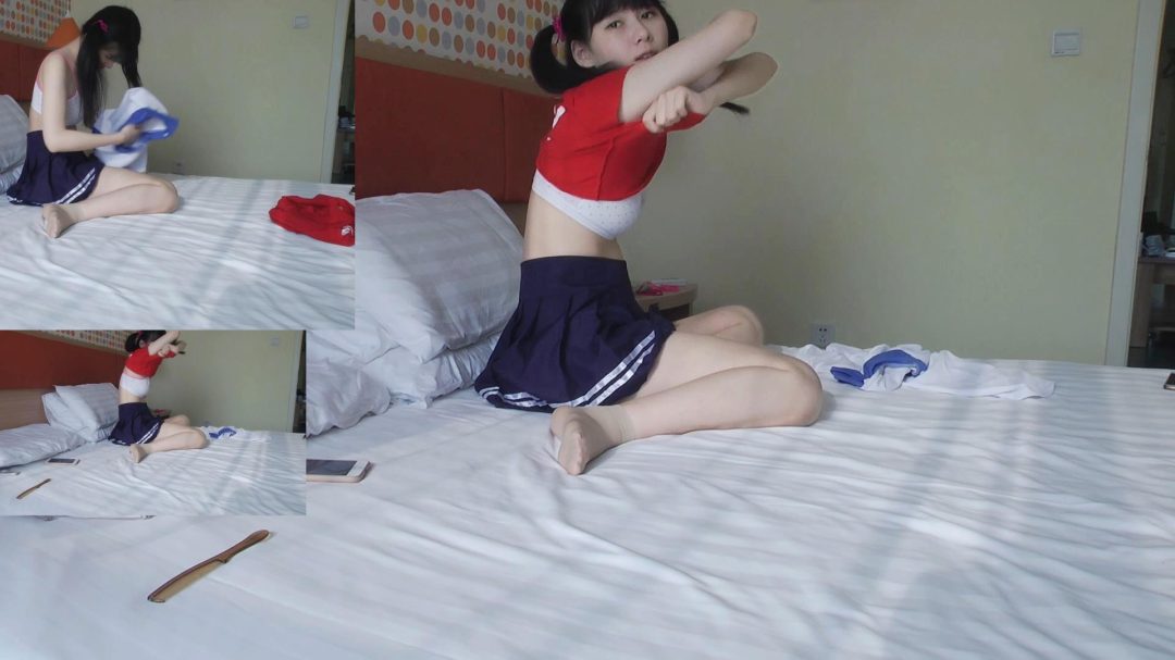 馨颖纪实片《放课后前传》：舔脚，咬脚趾，即兴TK，短肉丝，细绳勒脖子反手吊-6