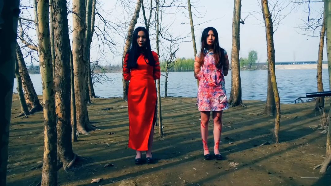 定拍女烈片《红岩英烈 2》 下集 敌人在对沈林芳和蔡美霞严刑逼供被折磨的遍体鳞伤最后被杀害-11