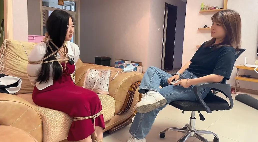 （我是小三）迷晕 捆绑 给所有朋友发私信说我是小三（新人）-4