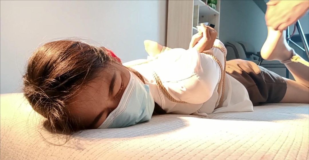 长腿欣悦，白衫丽人行第二季，尴尬又难受得分腿驷马禁锢、TK、鞭因，花样折磨-6
