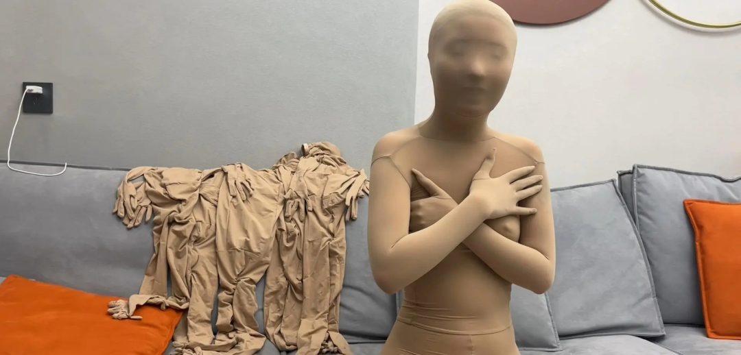 多层Zentai，从超薄到最后六层包裹，五官崩得失去直觉，说话呼吸都困难。-3