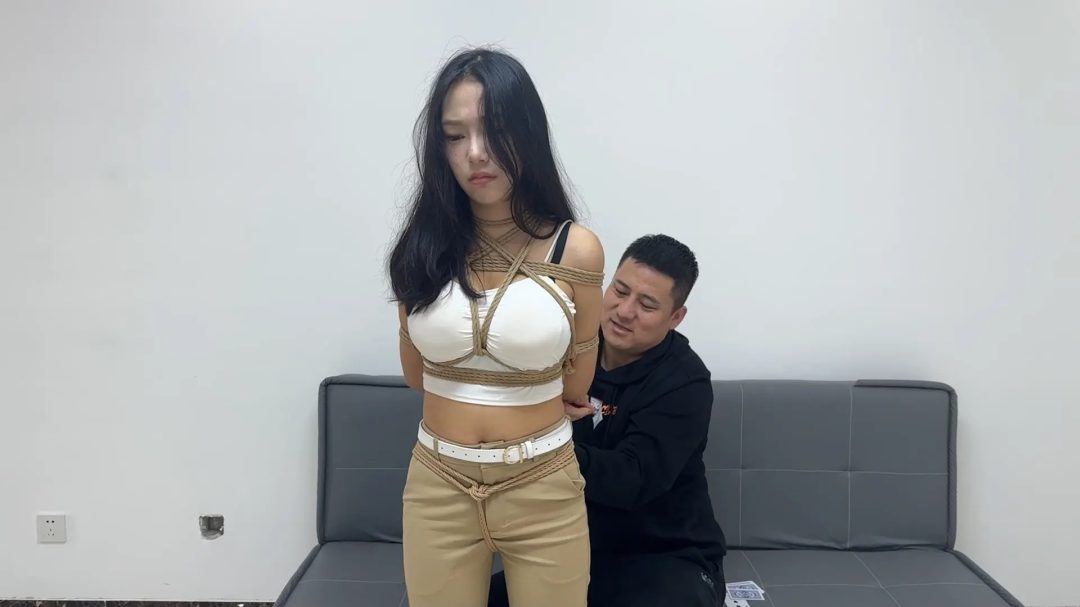 金宝工作室定拍微剧情—《情侣小游戏》 大雷妹驴驴内衣丁字裤出演傲娇女友-2