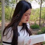 学生希希在小树林在看小说,被2个歹徒塞入麻袋,装进后备箱拉到密室里,索要钱财无果,将她折磨至死,用麻袋包裹准备投进臭水坑里