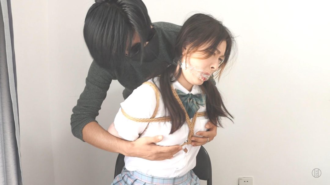 DID剧情片《变态继兄》（下）被继兄囚禁折磨的女孩，即使屈服也难逃魔爪蹂躏……-13