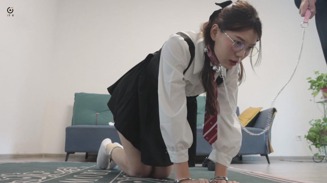 《私人订制会所》被拐卖进私人会所的少女，求助不成反被套路-12