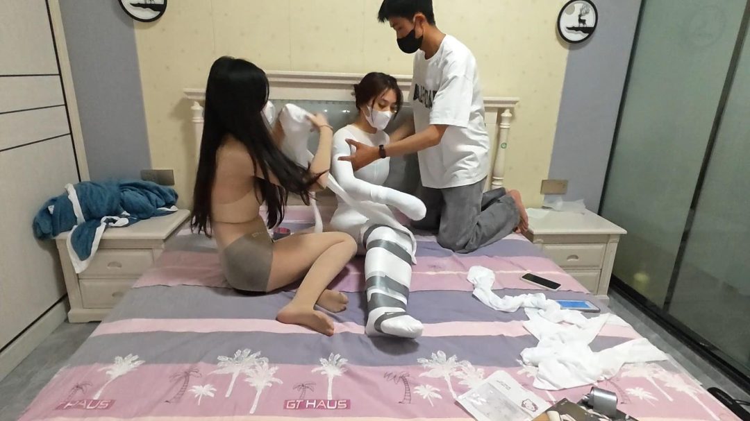 客户定拍双人丝袜全包！-1