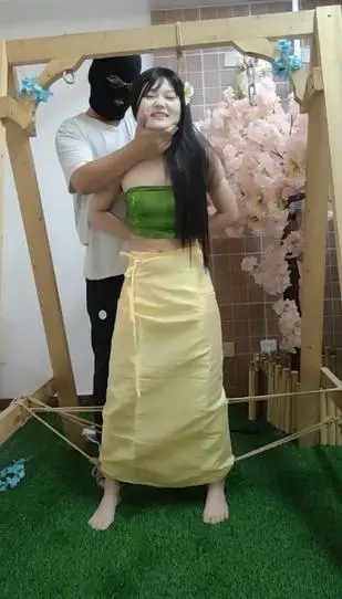 清纯女大约绑风波（嘟嘴的样子很好看）五花大绑+脱白丝+皮革拘束+裸足tk+捆绑调教-7