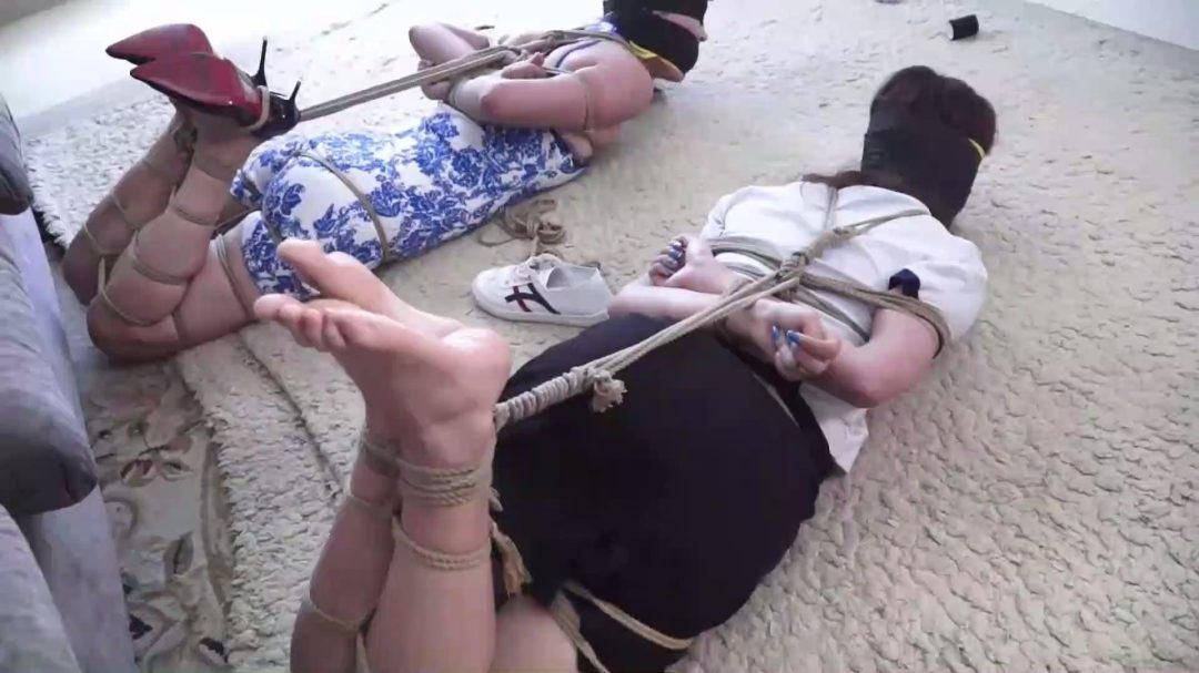 双女挣脱捆绑解除塞嘴封堵专辑-14