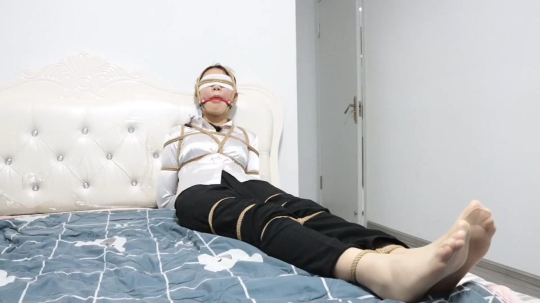 得意客定制 ——《女保镖的生死抉择》③，忍辱偷生难逃囚禁惩罚-2