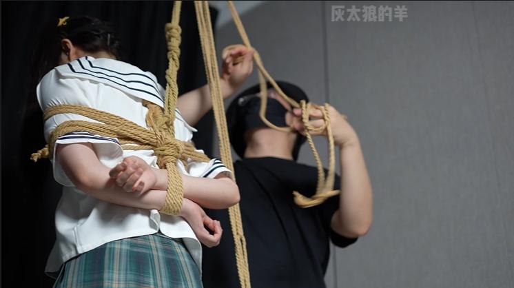 双马尾jk少女被缚后情绪大爆发-2