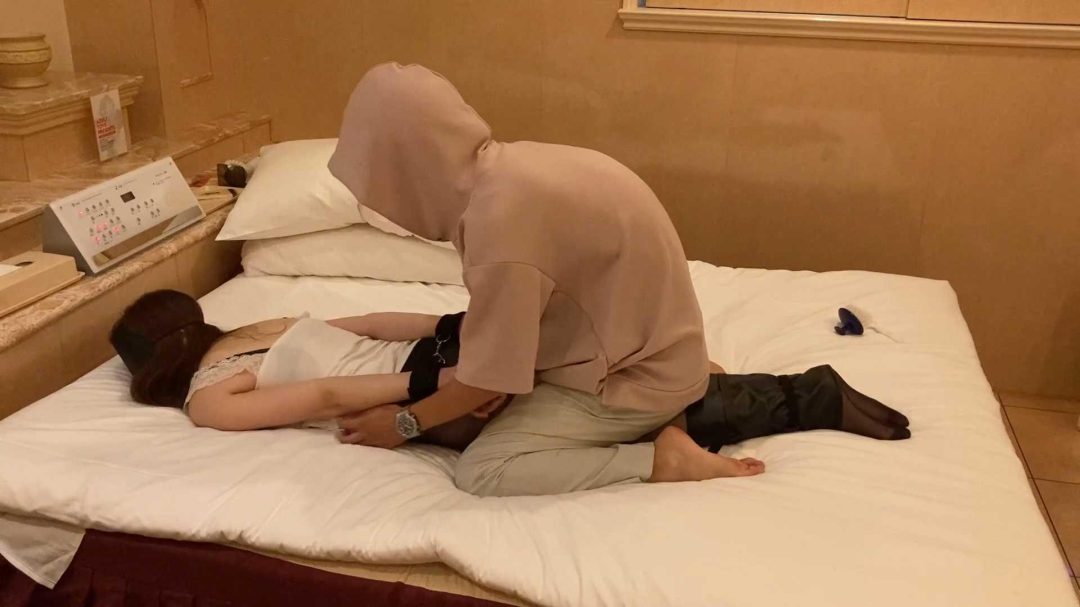 【个人私拍】约拍超怕痒的素人全身TK-7