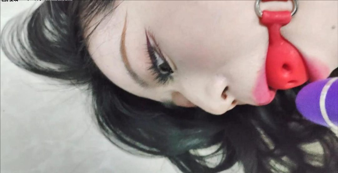 优秀新人可儿，黑丝JK少女第四集：口舌训练的搬运目标完成很给力，特殊的奖励，手铐、TT、口球、红唇、娇喘的魅惑、逐渐深入的TJ游戏，迷失的少女-11