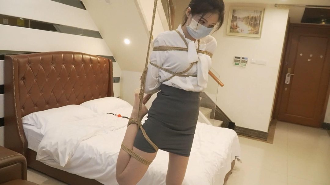 OL小思的紧缚实验 挑战篇下集 本集有丝袜全包哦-3