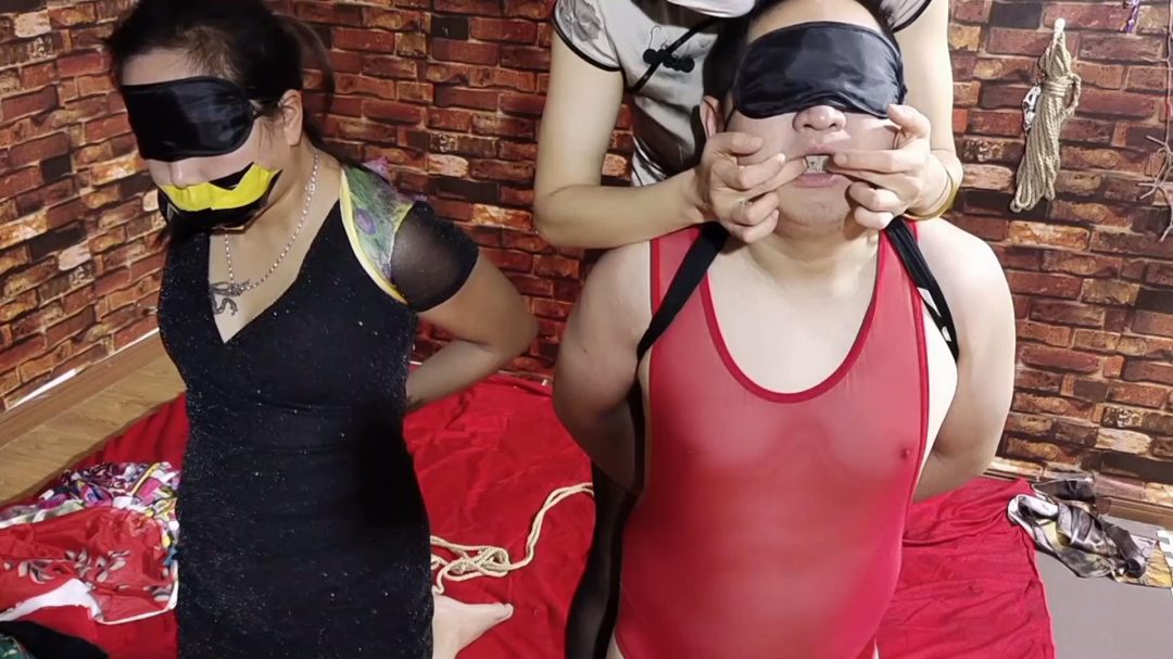 柔丝工作室定拍：女S捆堵折磨夫妻奴头脚相对放置-3