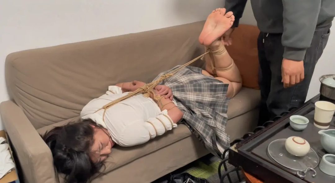 公司的套路 捆绑 抽打 控制 玩弄 口求 驷马 流口水 海老缚 折磨-2