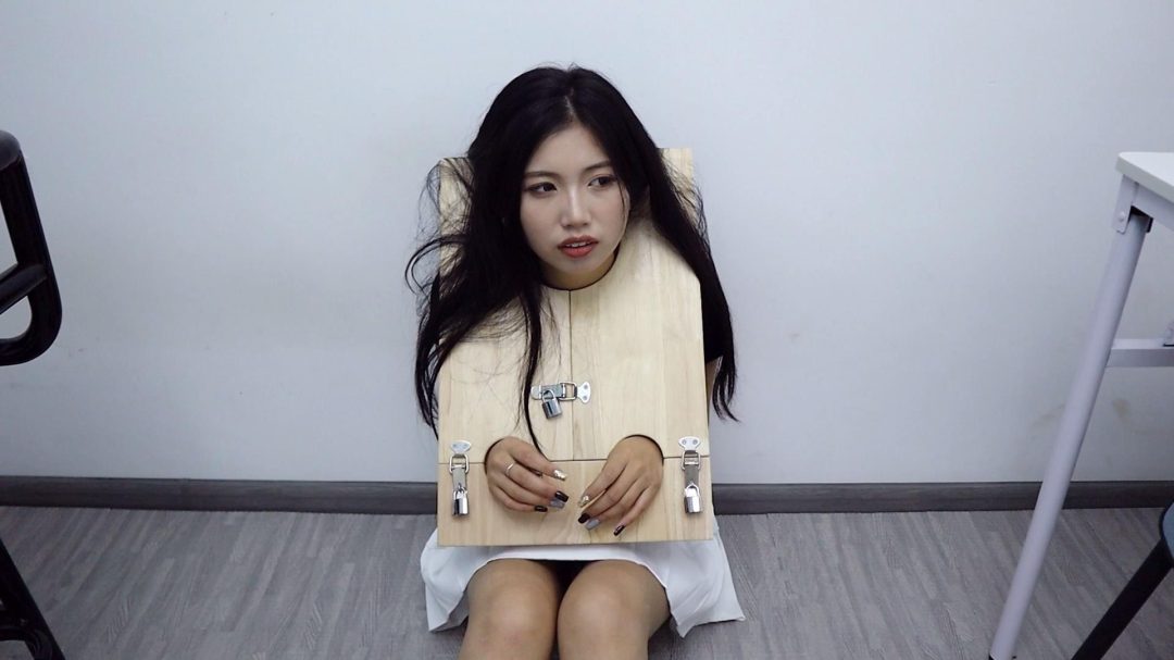 小欣 假自首瞒报 被严厉审讯审判处决 挠脚挠全身TK 手铐脚铐脚趾铐-14