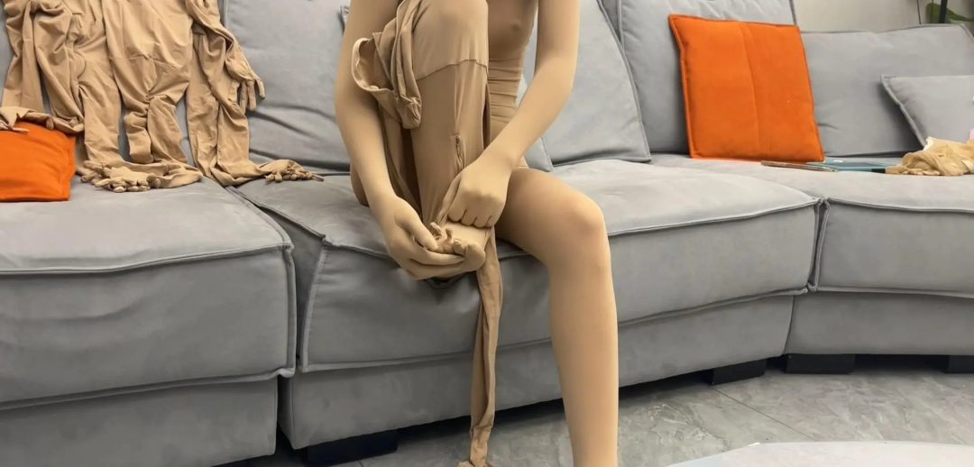 多层Zentai，从超薄到最后六层包裹，五官崩得失去直觉，说话呼吸都困难。-4