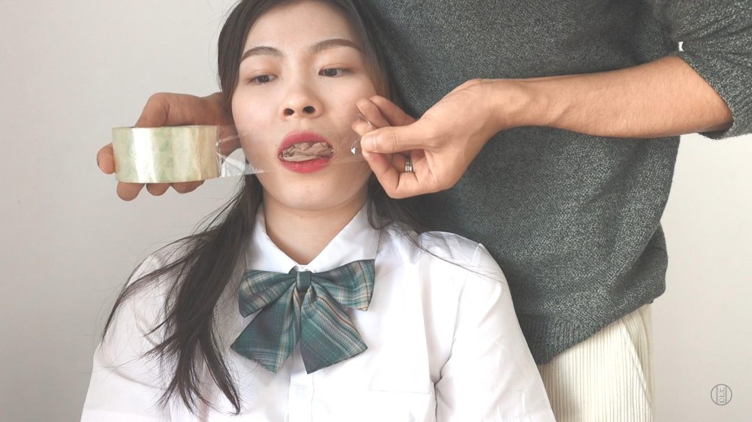 DID剧情片《变态继兄》（下）被继兄囚禁折磨的女孩，即使屈服也难逃魔爪蹂躏……-11