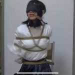 美女的黑丝白手套无助挣扎，腿无敌