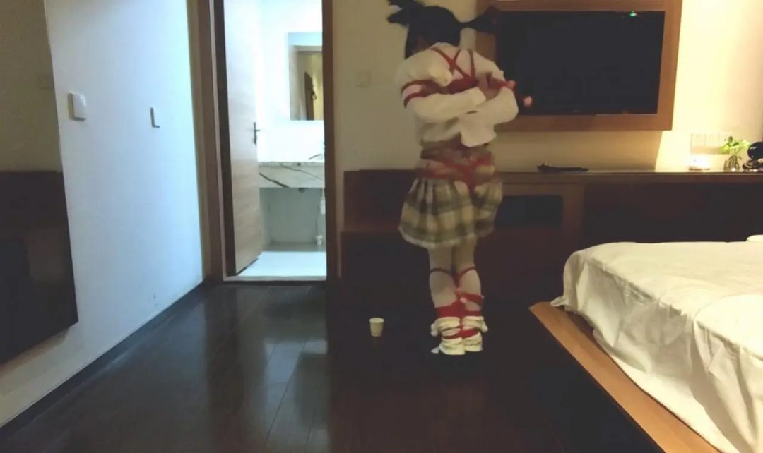 捆绑 x 捡杯子-1