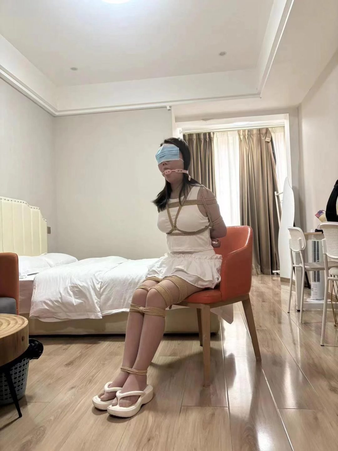 约拍女大学生小恩第一集-1