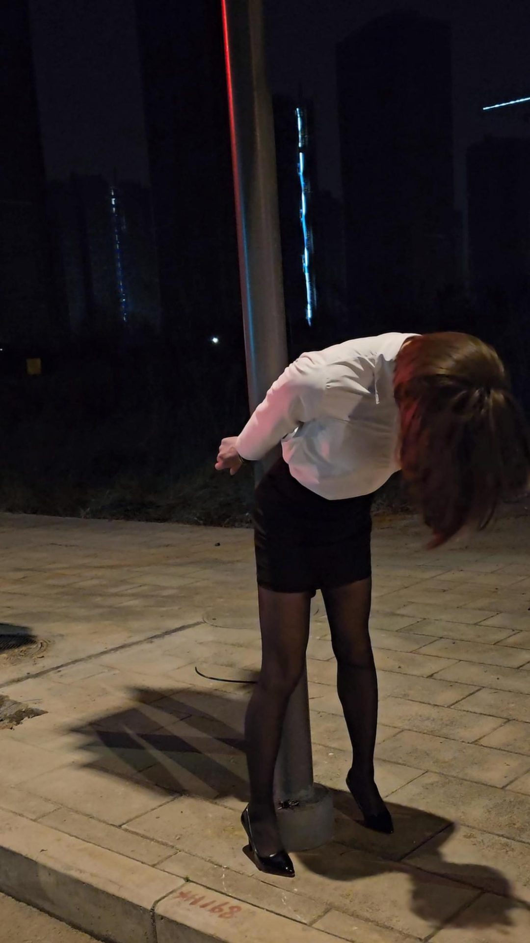 OL楼道西装手铐+蒙眼背铐在红绿灯杆上SubM-4