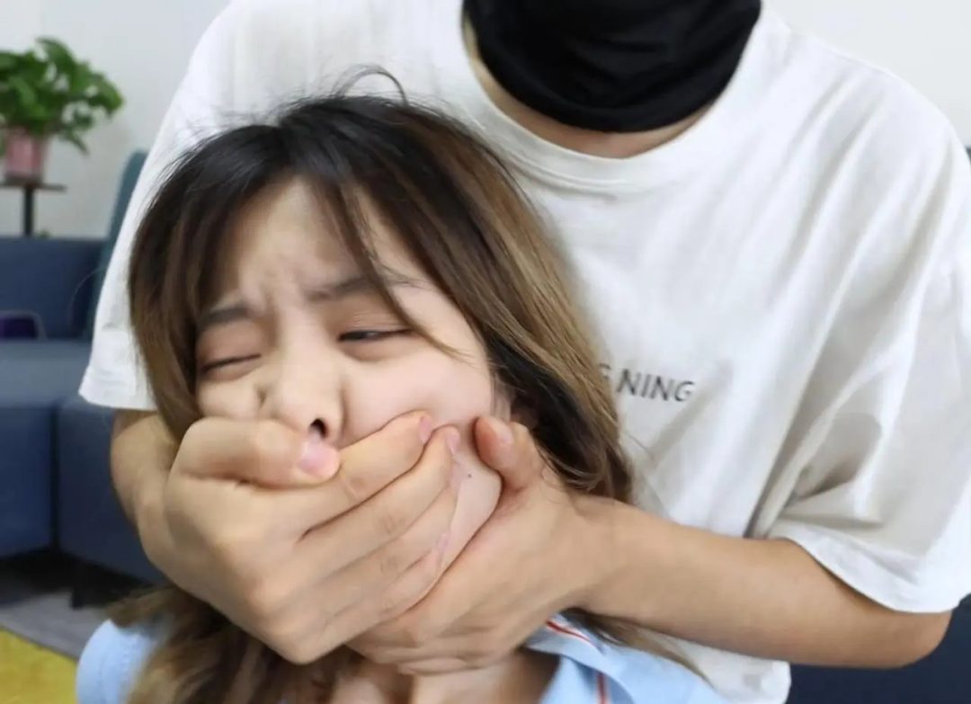 极端妹控捆绑囚禁可爱小妹绮娜-10