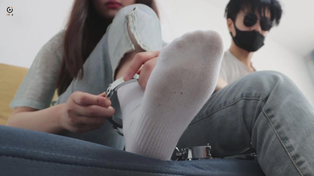 【得意客定拍】《古怪的家庭教师》少有的熟女类型模特的尝试，如此家教何愁学业不成？-6