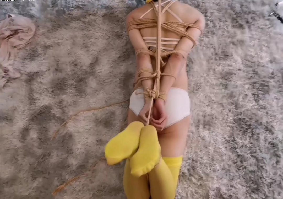 【伪百合】连头驷马紧缚和堵嘴测试-6