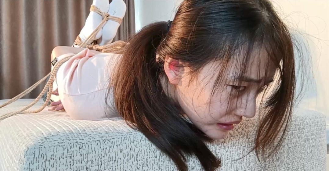 文静，眼睛学姐白袜牛仔裤捆绑游戏第四季，玲珑白袜、超级敏感，重挠与饲喂-6