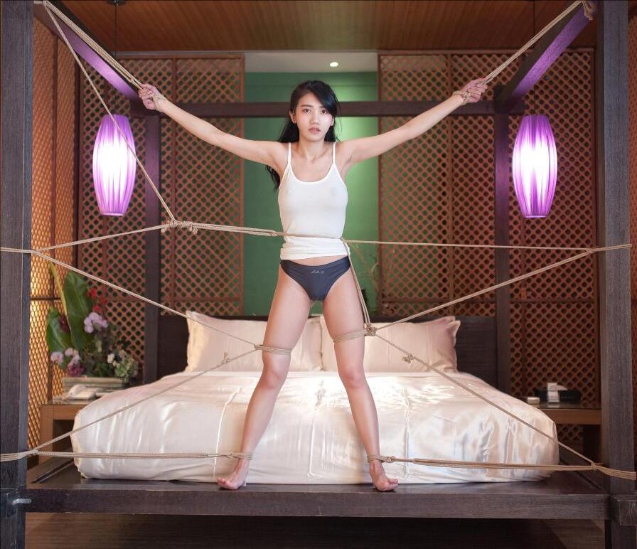 JVID绳缚摄影会 金屬手銬の逃脫失敗!!! 全身緊縛+口球の口水收集-1
