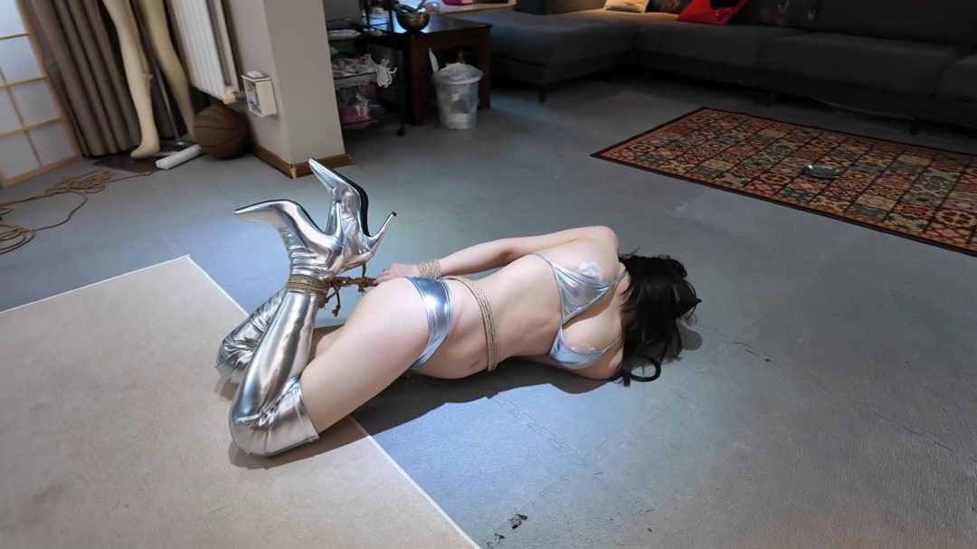 掙扎的束縛女王(上编)-7