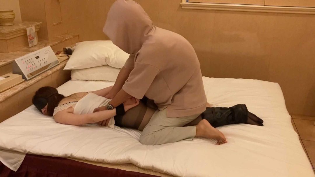 【个人私拍】约拍超怕痒的素人全身TK-2