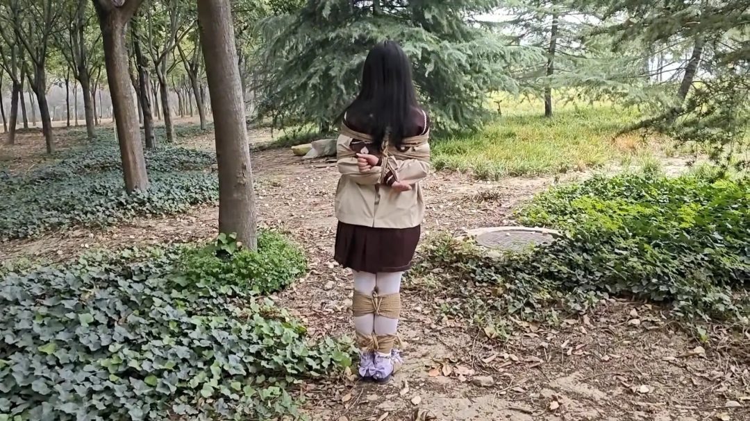 紧缚实验——户外移动-3