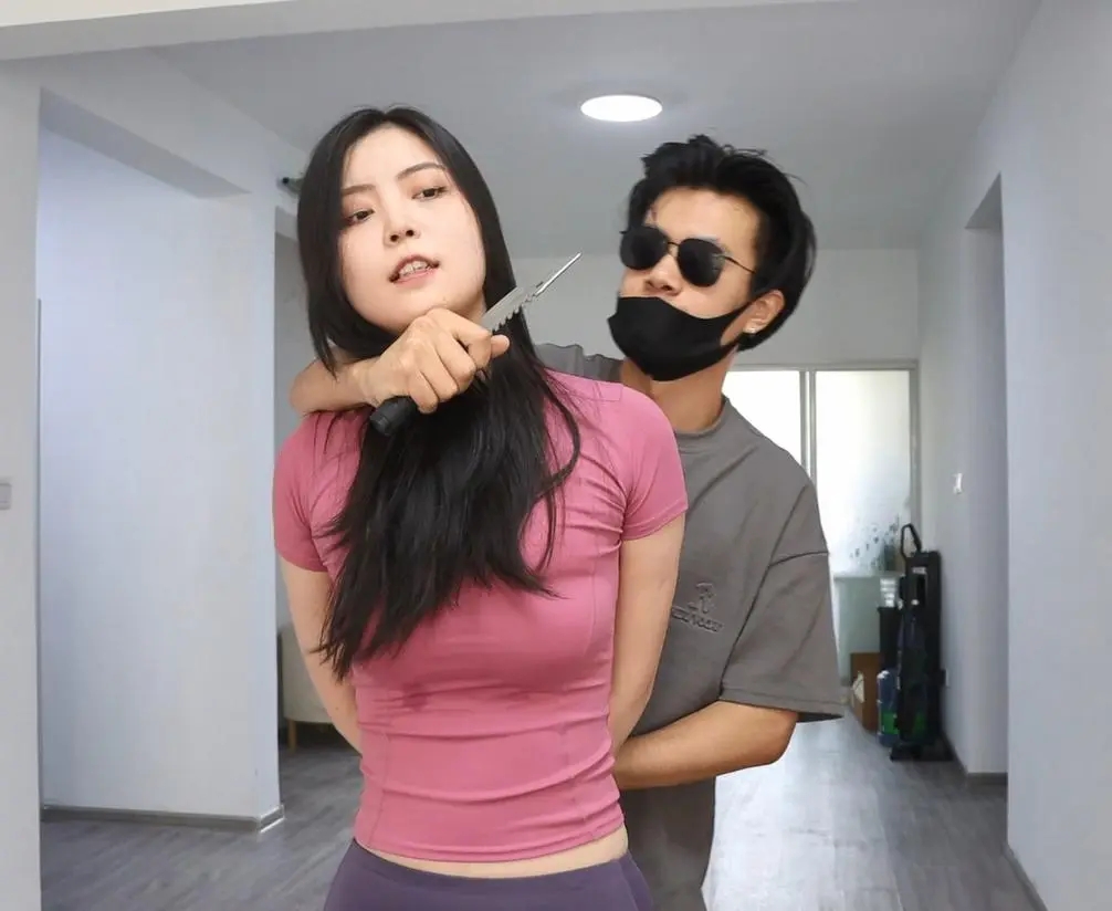 KB健身女教练洛宁-2