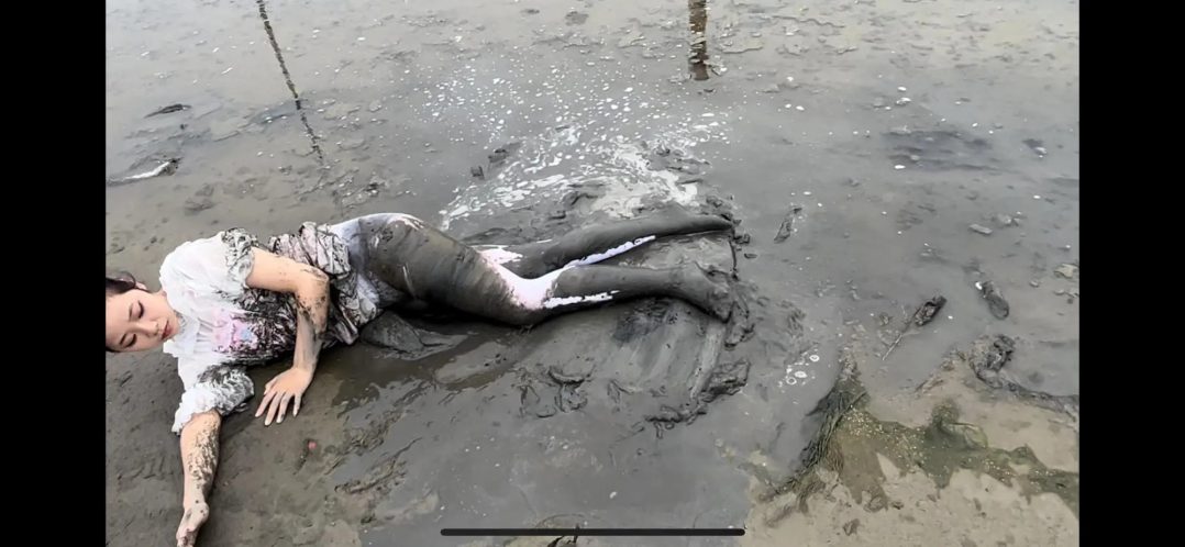 甜lo白丝臭水沟打滚调教 无惧路人-8