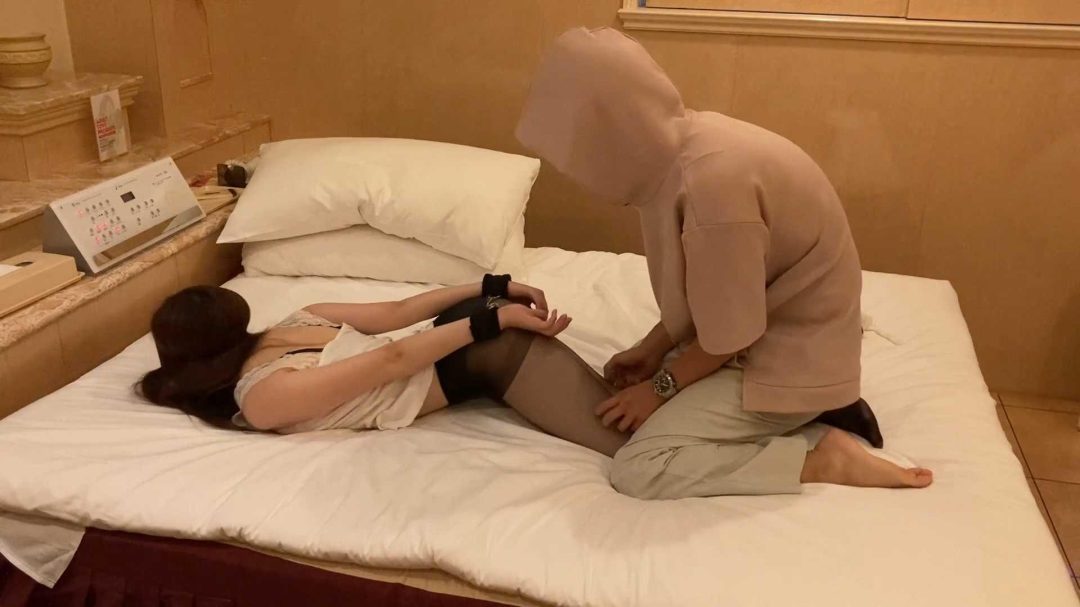 【个人私拍】约拍超怕痒的素人全身TK-4