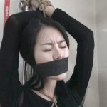 逍遥定拍~猥琐男第一人称视角持枪入室劫持大美女韩懿02;卫生间囚禁调教