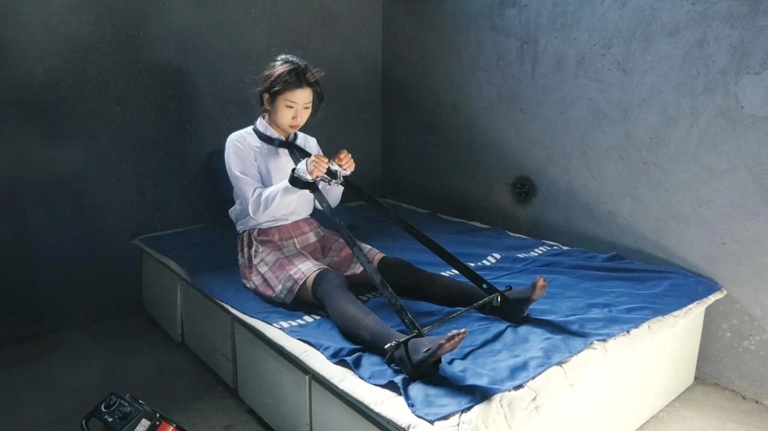 《少女不归路》绞刑架下的JK少女-3