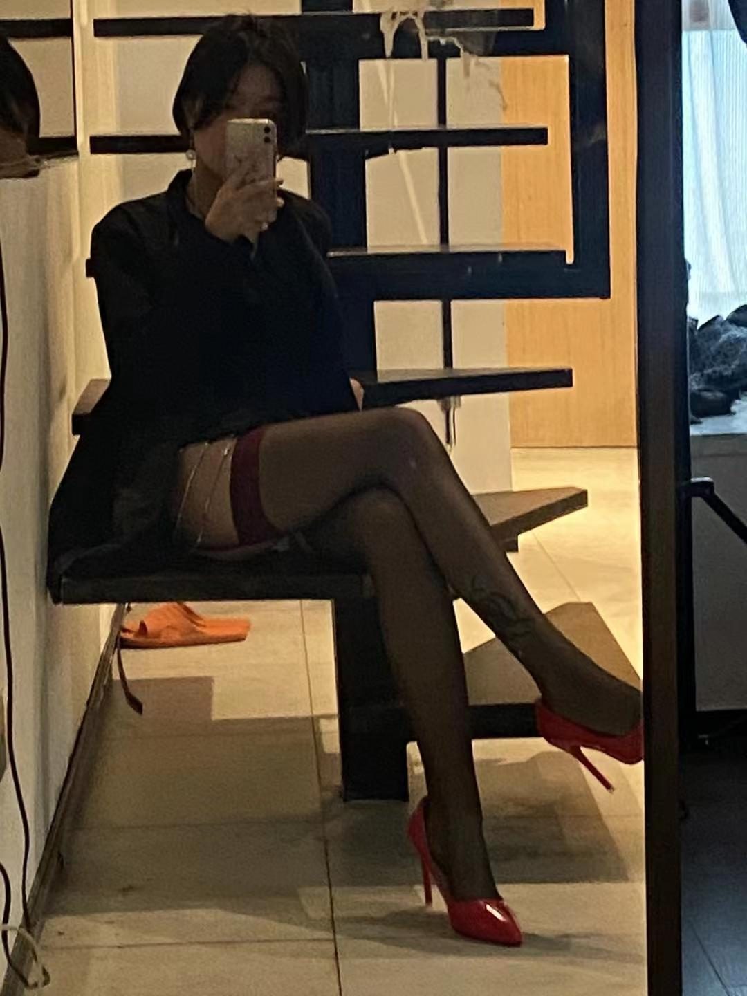 侧颜超美御姐反差长腿小姐姐 素人 原味黑丝塞嘴 女女百合 踩脸 恋足 深喉口塞 紧缚放置-1