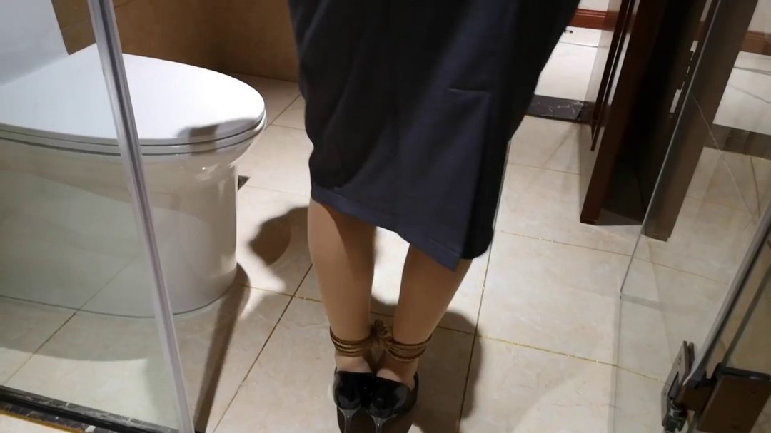 诺米 直臂的白领-6