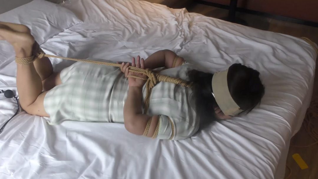 摄痞工作室定拍:熟女老阿姨遇劫大字绑逃脱未遂惨遭二次捆堵挠脚心-14 摄痞工作室定拍:熟女老阿姨遇劫大字绑逃脱未遂惨遭二次捆堵挠脚心-14