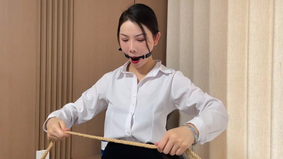 【云雀定拍】《不自量力的女飞贼 上》女特工居家自缚太过大意,女飞贼趁虚而入将其迷晕并捆绑玩弄-3 【云雀定拍】《不自量力的女飞贼 上》女特工居家自缚太过大意,女飞贼趁虚而入将其迷晕并捆绑玩弄-3