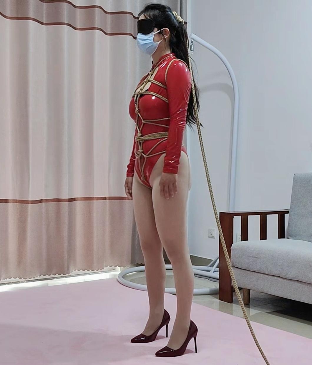 大美女晓影M油亮肉丝紧缚极限抬头驷马挠痒脚SP无助哭泣臭脚袜堵鼻捏鼻控呼吸-5