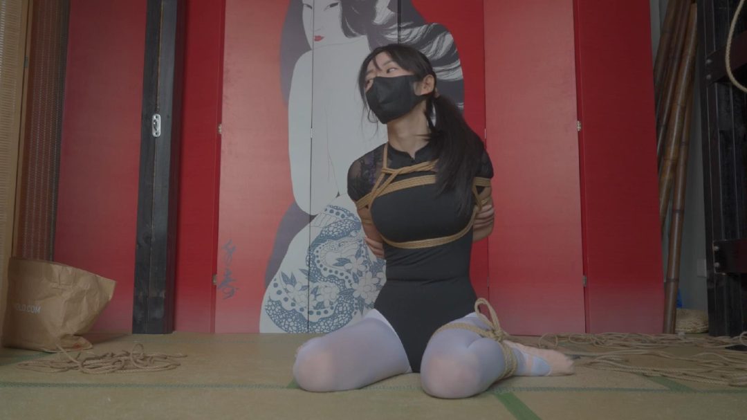 【嗷嗷】女舞蹈生的吊缚初体验，服饰搭配相当养眼-3