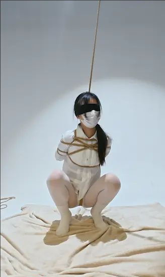 小羊倒立吊缚起飞定拍-4