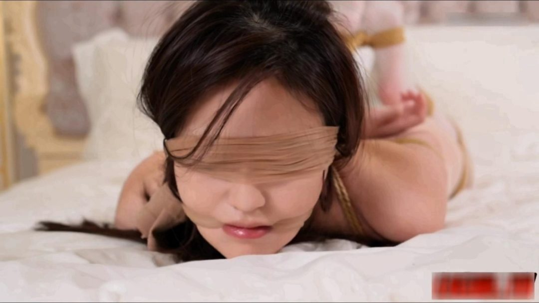 被束缚的极度露出 Tutu-4