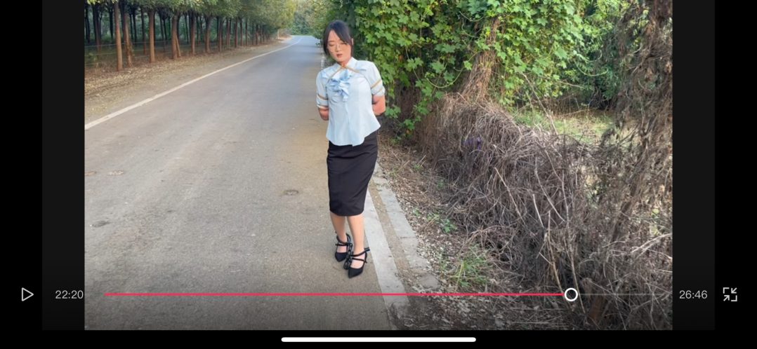 萌妹职业装高跟鞋五花镣铐外出-1